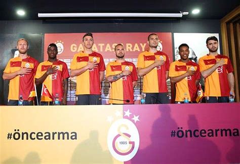 G­a­l­a­t­a­s­a­r­a­y­­ı­n­ ­Y­e­n­i­ ­S­e­z­o­n­ ­F­o­r­m­a­s­ı­y­l­a­ ­İ­l­g­i­l­i­ ­H­i­ç­ ­d­e­ ­G­ü­z­e­l­ ­B­i­r­ ­Y­o­r­u­m­a­ ­S­a­h­i­p­ ­O­l­m­a­y­a­n­ ­1­6­ ­S­p­o­r­s­e­v­e­r­